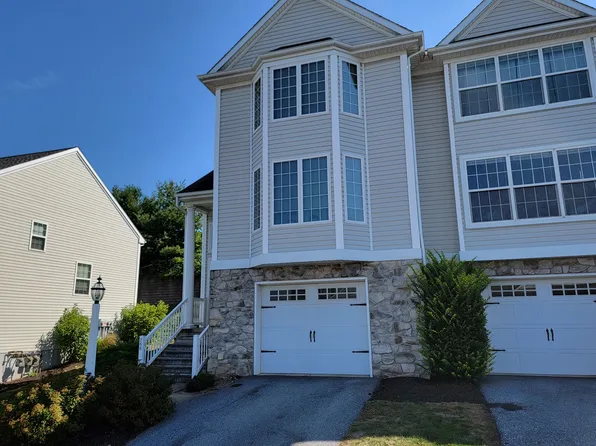 766 Oak Leaf Ln, Harrisburg, PA 17111