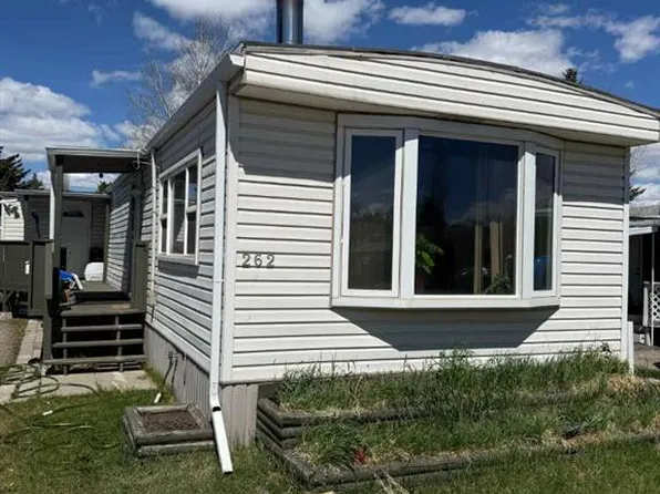 3223 83rd St NW #262, Calgary, AB T3B 5N1