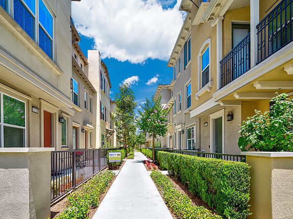 3rd image of 3176 Marigold Cir