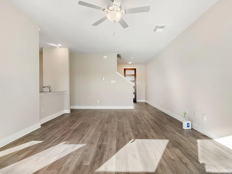 2041 Layla Dr — Photo 6