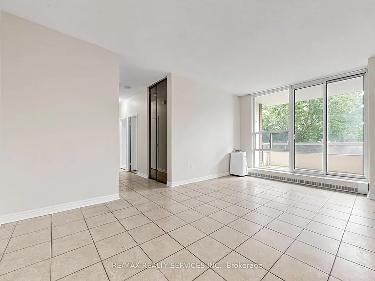 175 Hilda Ave #102 — Photo 7