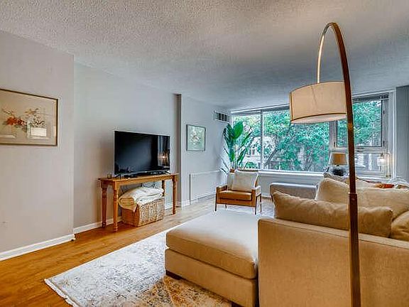 3rd image of 2728 N Hampden Ct APT 201