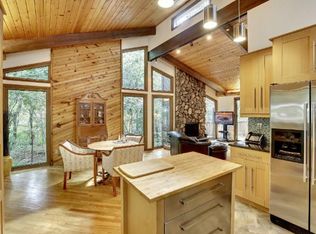 2701 Overlook Dr, Bloomington, MN 55431