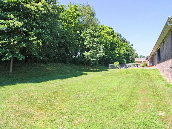 3rd image of 2833 Lynwood Hills Dr
