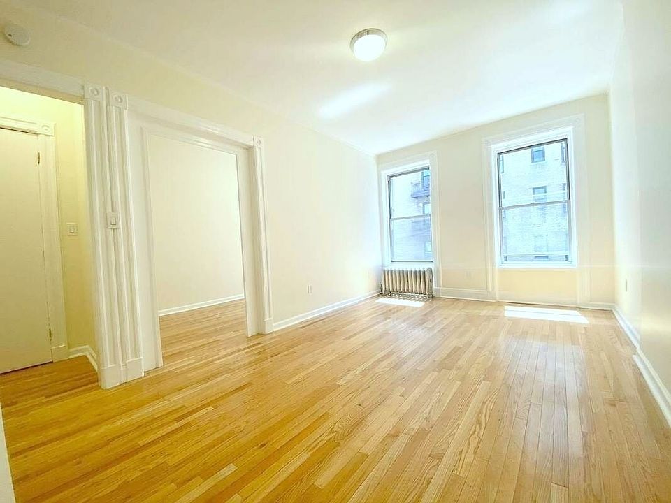 1st image of 138 W 72nd St #8