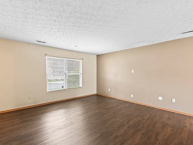 6306 Pompano St — Photo 5