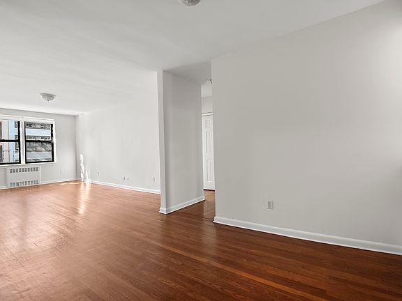 3rd image of 108 W 15th St APT 4G