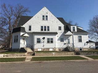 1204 1/2 Elliott Ave N, Glencoe, MN 55336