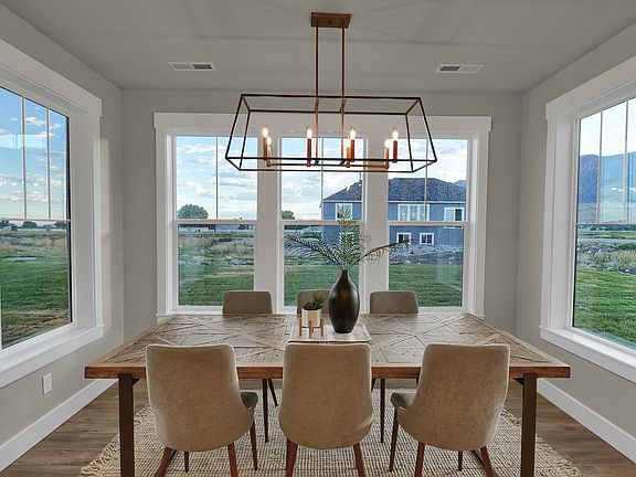 Finished home photos are representational images only. Chat with sales agent for details.