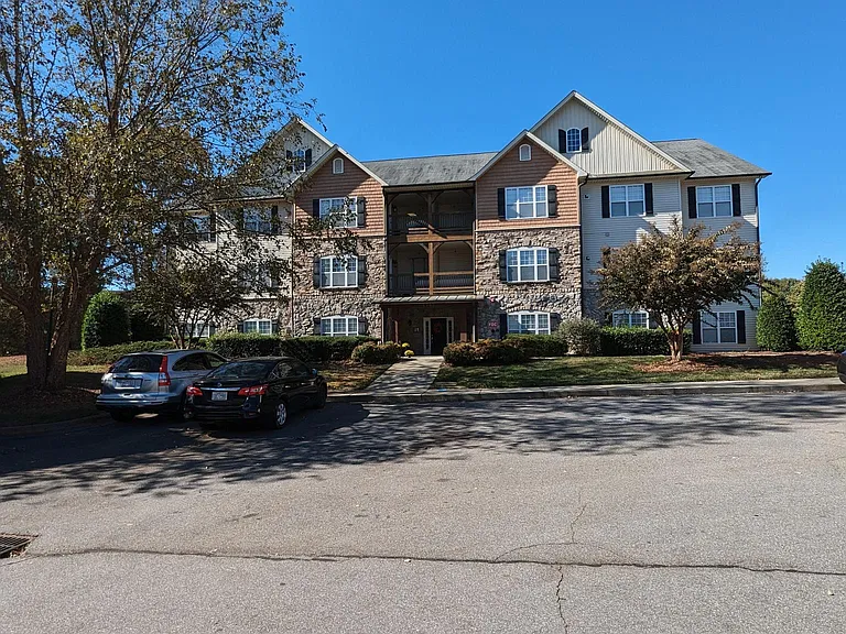 4752 Tatton Park Cir #2B — Photo 3