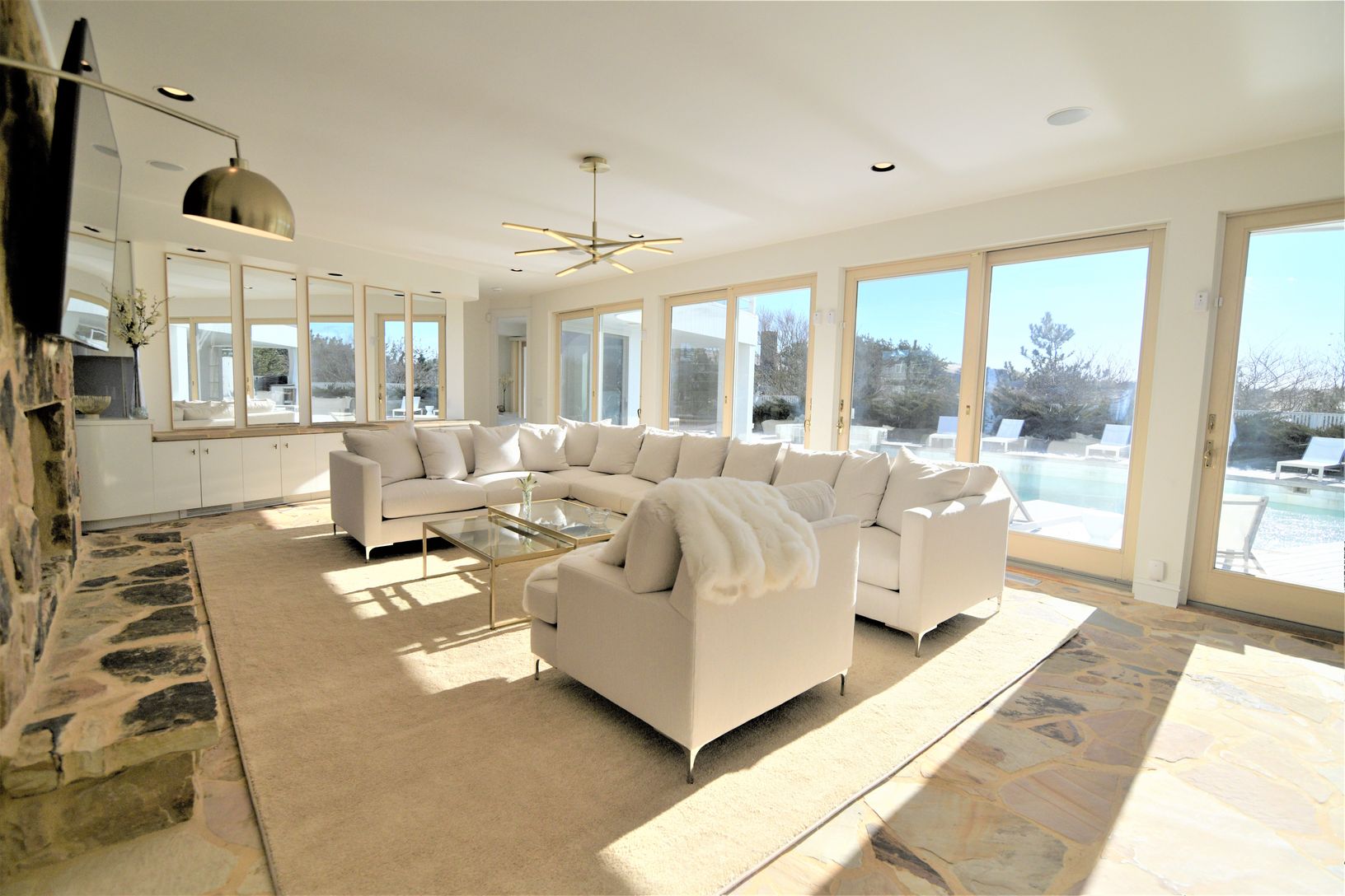 9 Mitchell Dunes Ln, Amagansett, NY 11930 Out East