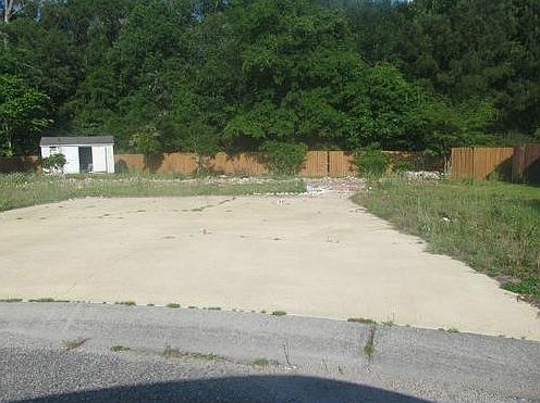 1st image of 8148 Woodland Dr
