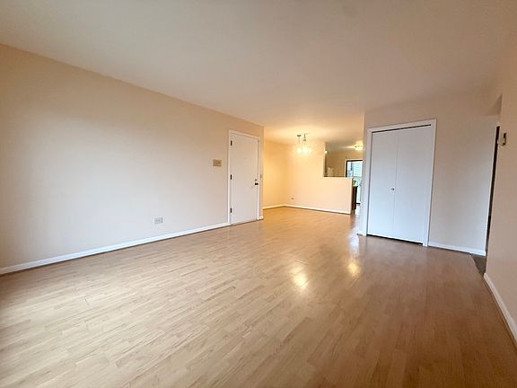 4th image of 200 S Waters Edge Dr APT 202