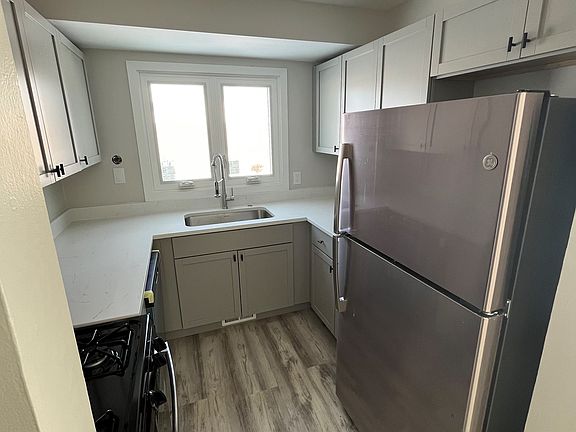 3rd image of 204 Plum Creek Dr APT 2