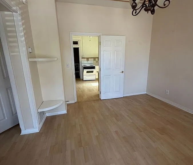 625 E Wilmington Ave — Photo 5