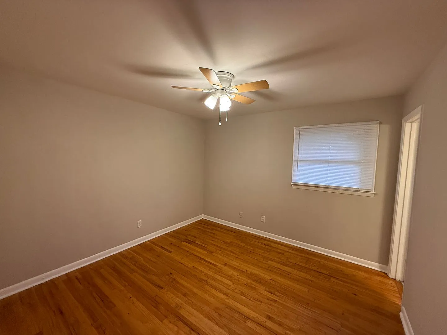 Colonial Apartments - 370 Peabody St — Photo 3