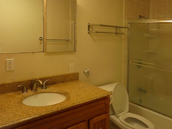 2nd bathroom