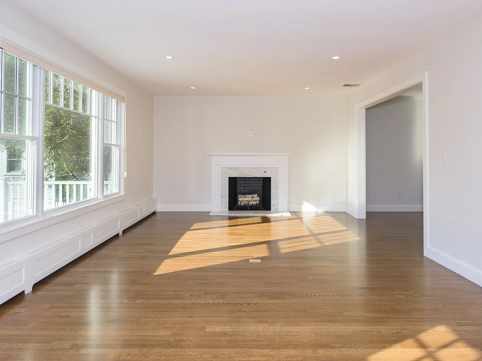 3 bed, 2.0 bath, 2010 sqft, $6,000 — Photo 3