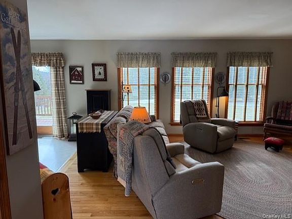 5th image of 4 Grapevine Place