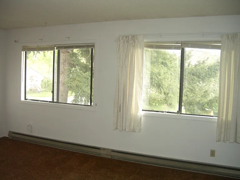 503 N Black Ave #1-8 — Photo 6