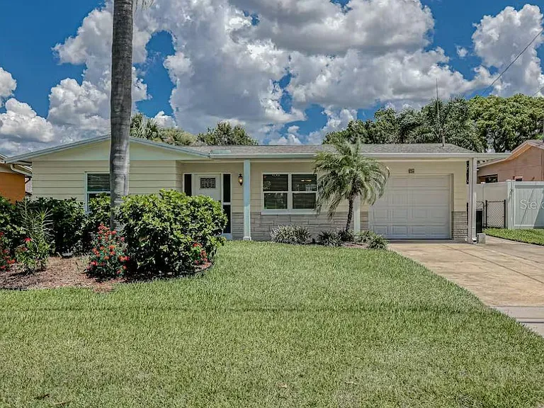 37 Citrus Dr — Photo 1