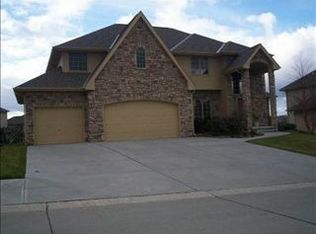 2502 N 169th St, Omaha, NE 68116