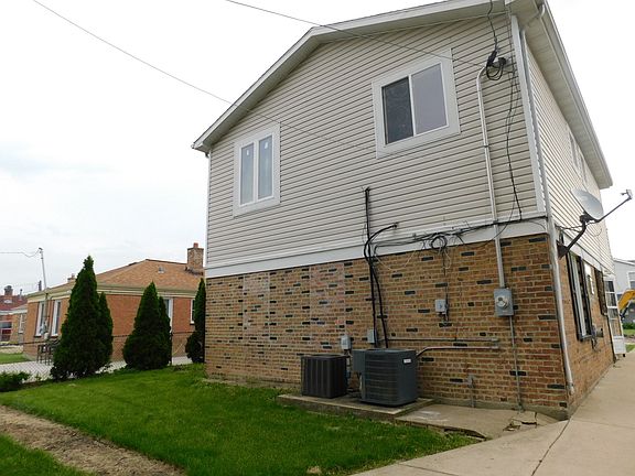 2nd image of 2644 Reuter St