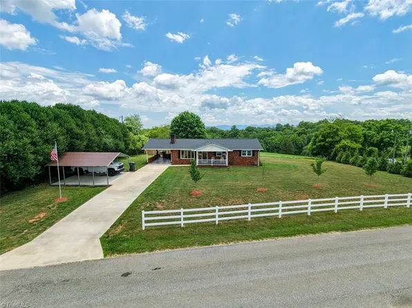 211 Parsons Rd, North Wilkesboro, NC 28659
