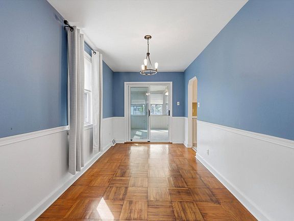 5th image of 615 Michell St