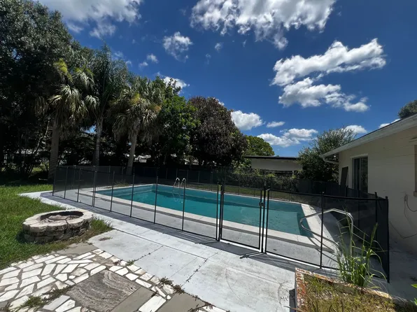 1024 Jamaica Ave, Fort Pierce, FL 34982