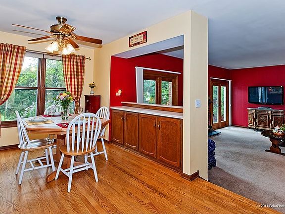 2nd image of 532 Greenhill Ln