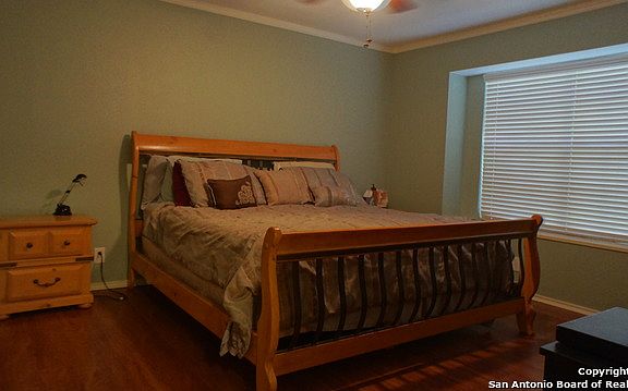 5th image of 9707 Kelton Dr