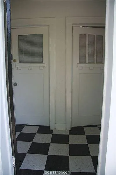 2 bed, 988 sqft, $1,000 — Photo 3