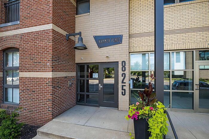 1st image of 825 N 4th St Unit 211