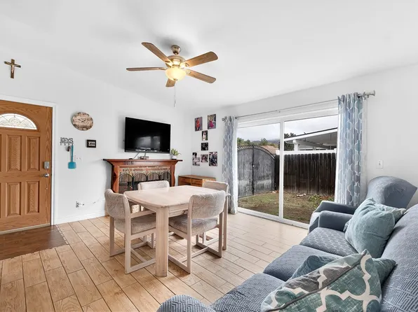 5038 Ringwood St, Simi Valley, CA 93063