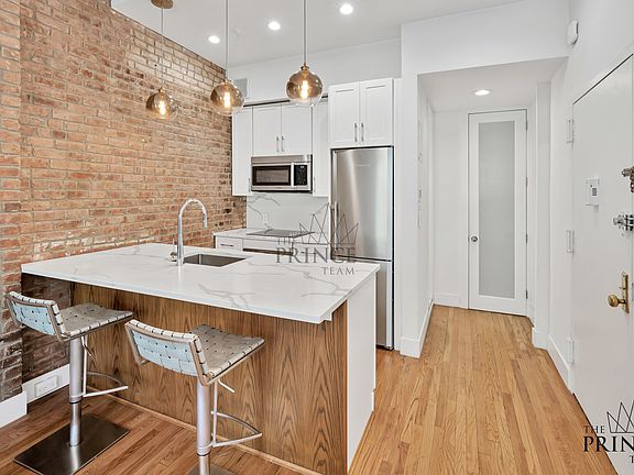 4th image of 224 E 18th St APT 2A