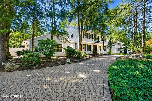 16 Phyllis Pl Photo 1