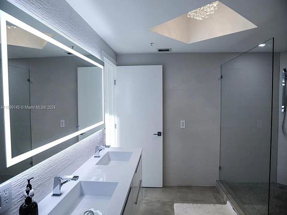 3rd image of 6001 N Ocean Dr #307S