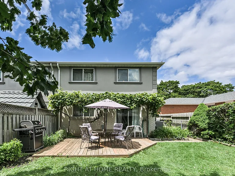1728 Pickmere Ct — Photo 15