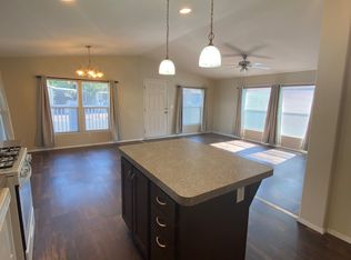 1218 E Cleveland Ave SPACE 181, Madera, CA 93638
