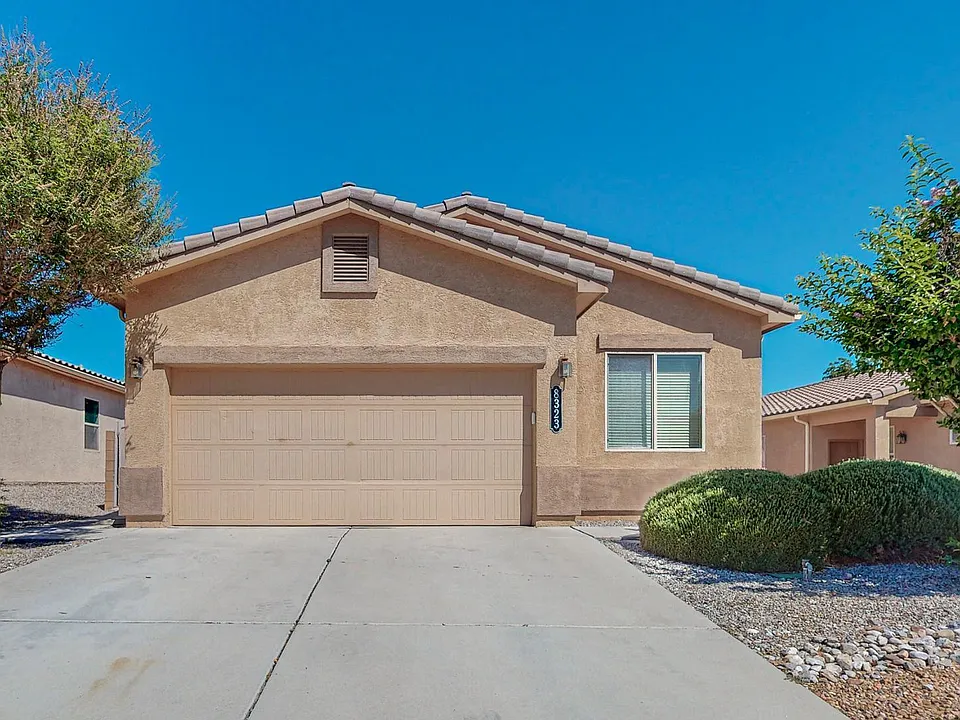 8323 Mock Heather Rd NW