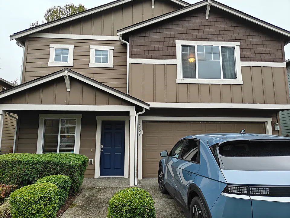 1724 70th Ave SE