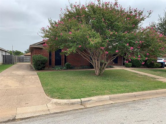 2nd image of 10541 Flamewood Dr