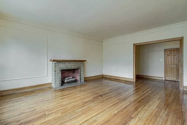 1350 E Hyde Park Blvd #2E — Photo 2