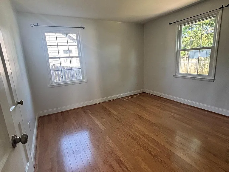 6844 Westmoreland Rd — Photo 12