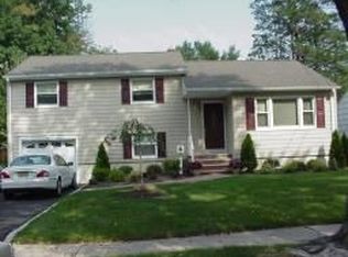 25 Garden Oval, Springfield, NJ 07081