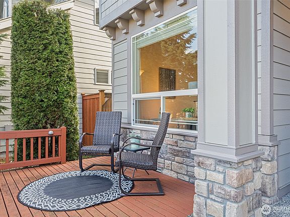 4th image of 1516 170th Place SE