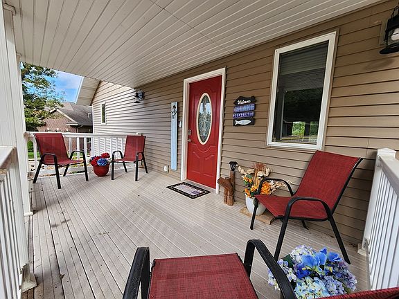4th image of 11010 Basswood Ct