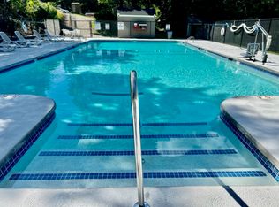 11 Thayer Pond Dr #17, Oxford, MA 01540