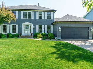 213 Stoney Creek Rd NW, Cedar Rapids, IA 52405